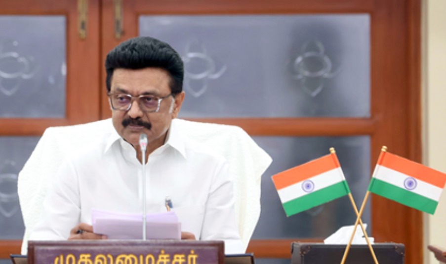 एमके स्टालिन प्रेस कॉन्फ्रेंस में गाज़ा संकट पर बयान देते हुए